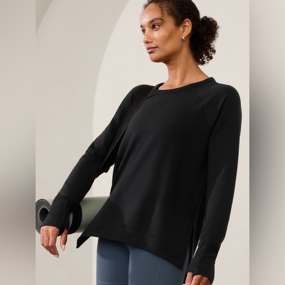 Athleta Tops - Athleta Coaster Luxe Recover Sweatshirt- Black – Size Small 🖤
